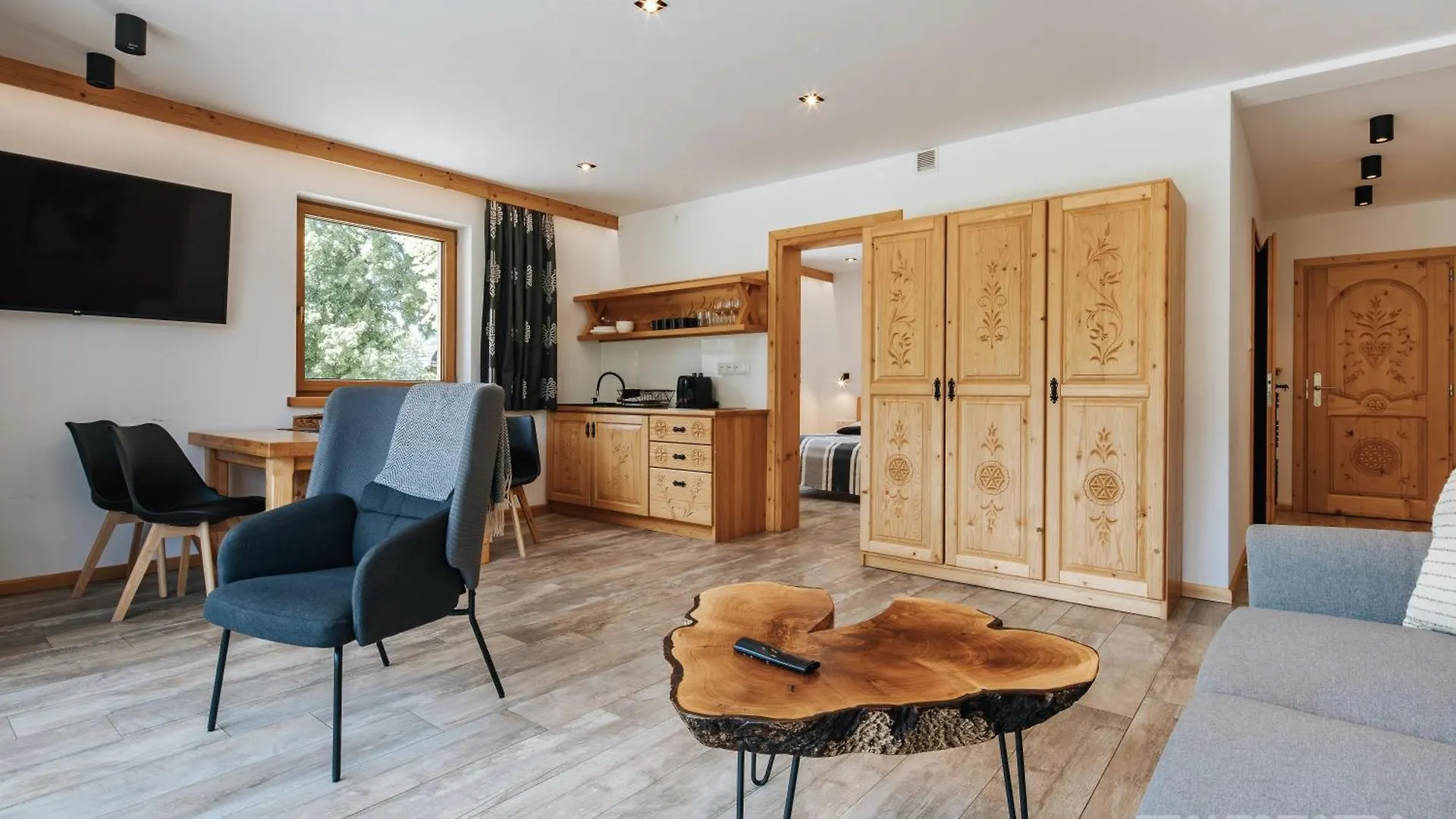 Bialy Mis Apartamenty Art & Design Закопане 0*,  Польша