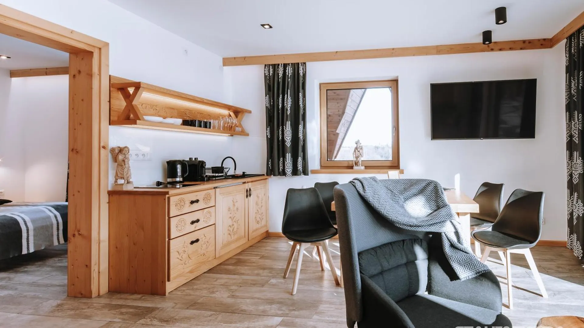 Bialy Mis Apartamenty Art & Design Закопане Польша
